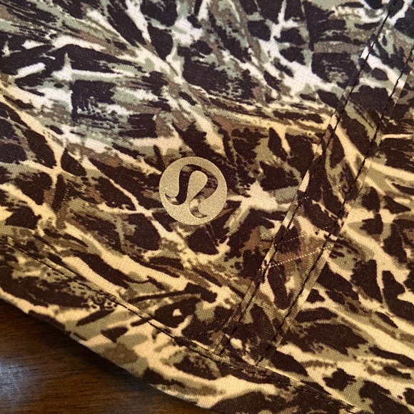 Lululemon🍋Tracker Short IV Mini Ripple Desert Olive Fatigue Green - Picture 5 of 6